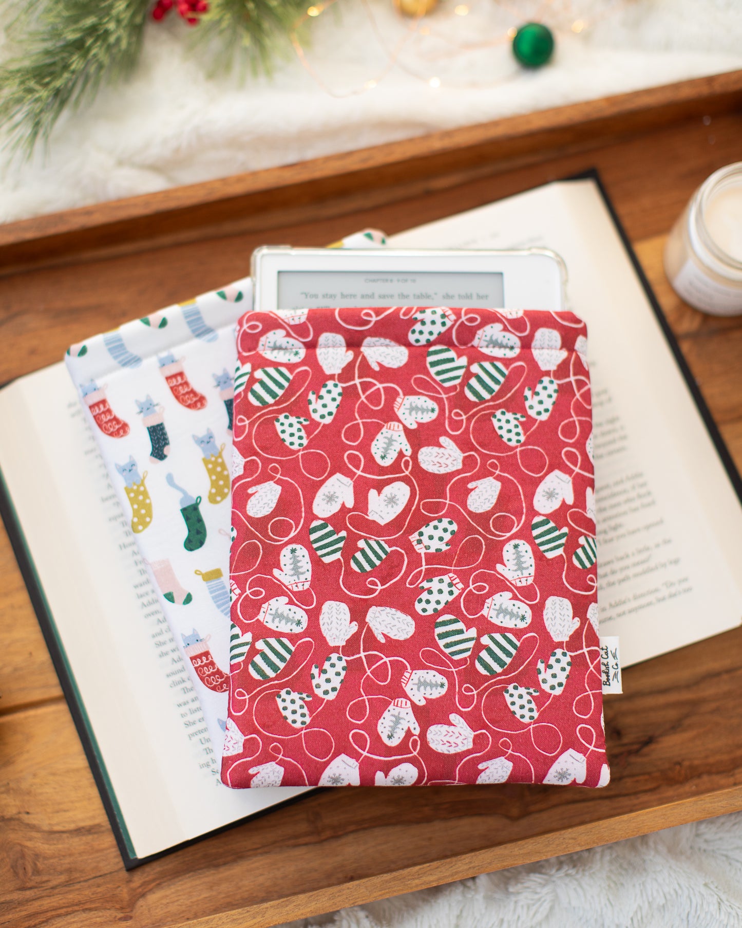 Cozy Mitts Book Sleeve
