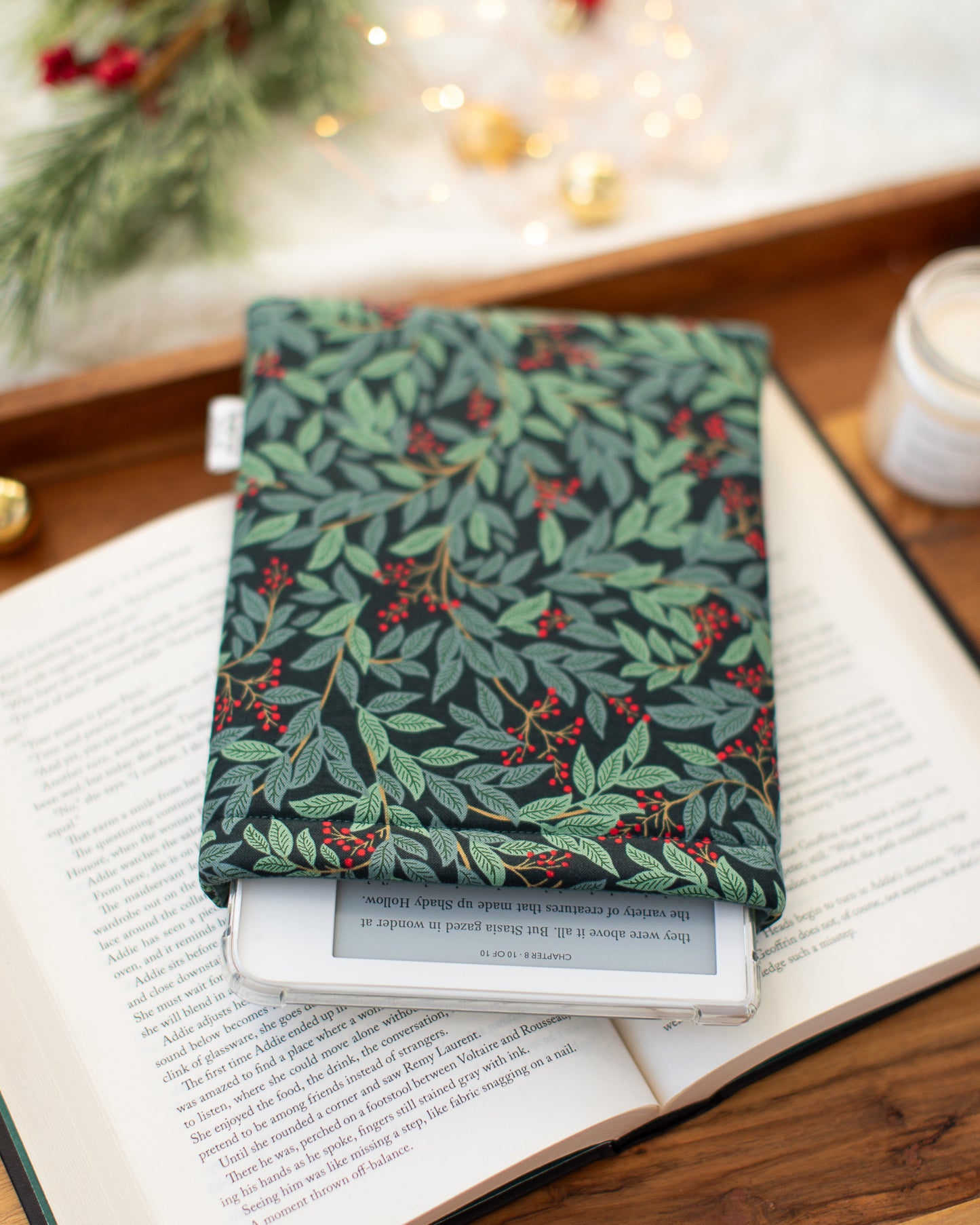 Winter Berries Book Sleeve