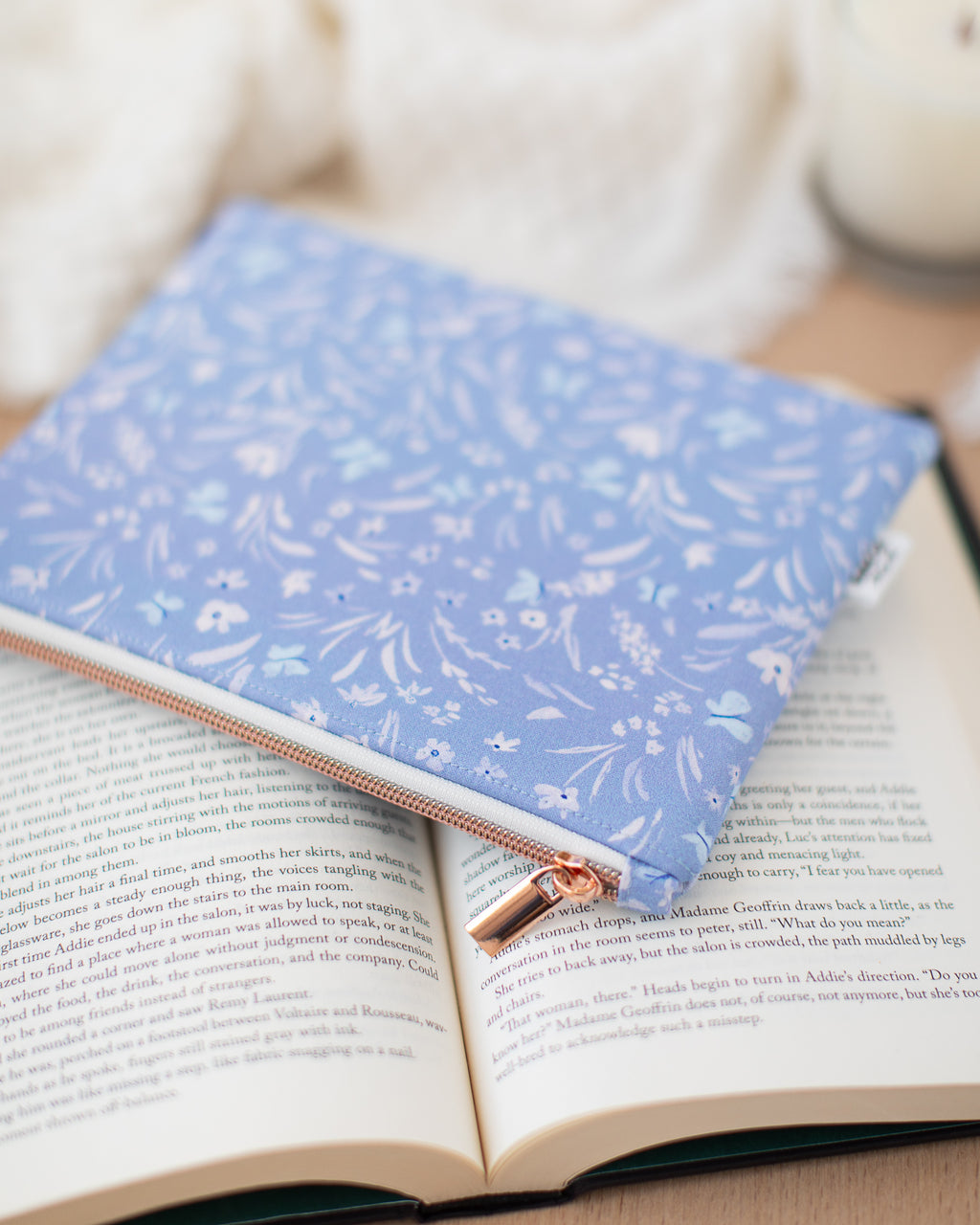 Butterfly Breeze Zipper E-Reader Sleeve
