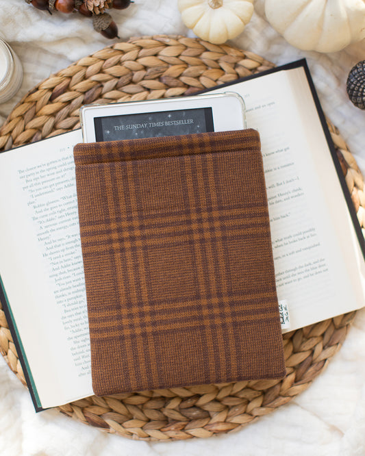 Cinnamon Flannel E-Reader Sleeve