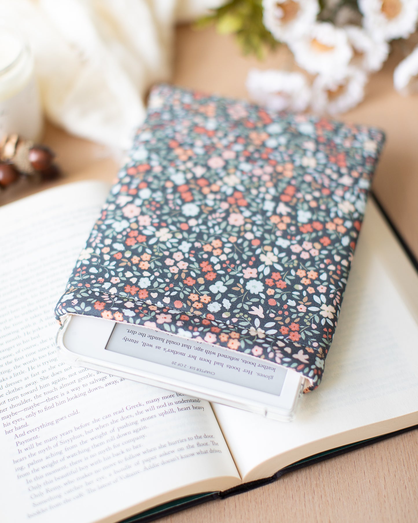 Ditsy Floral Book Sleeve