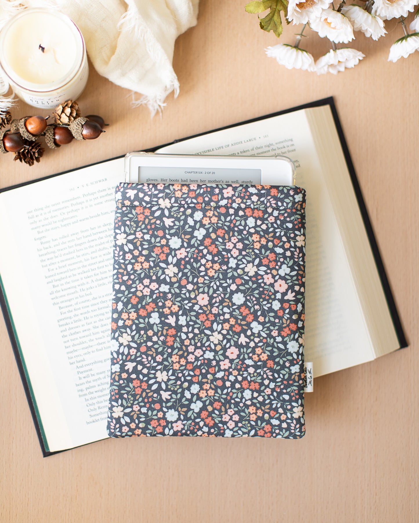 Ditsy Floral Book Sleeve