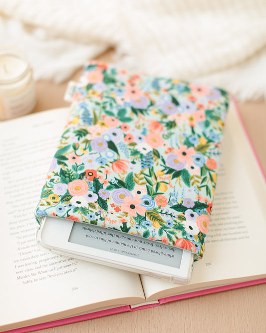 Mint Garden Party E-Reader Sleeve