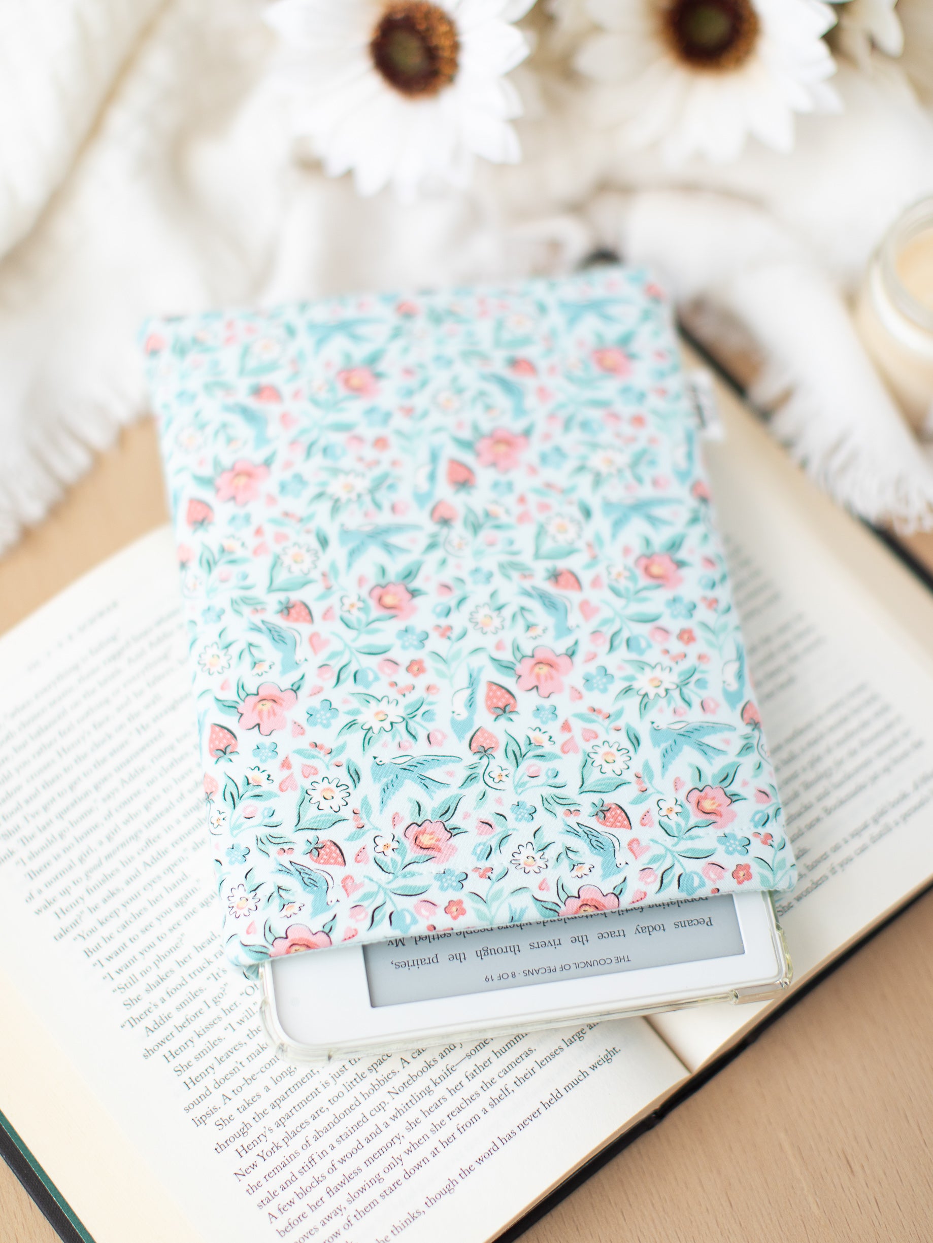 Birds and Berries Book Sleeve
