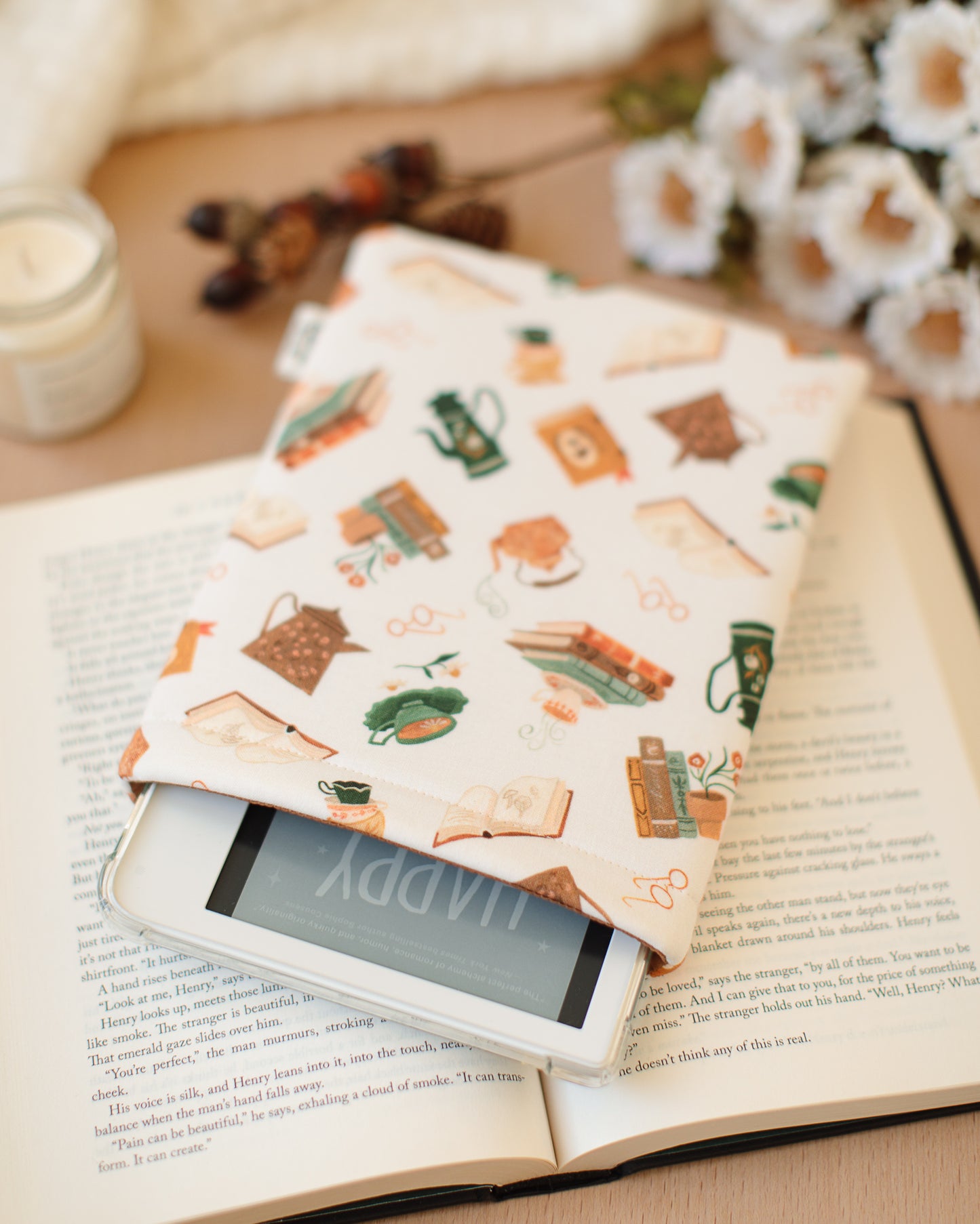 Cozy Bookish Book Sleeve