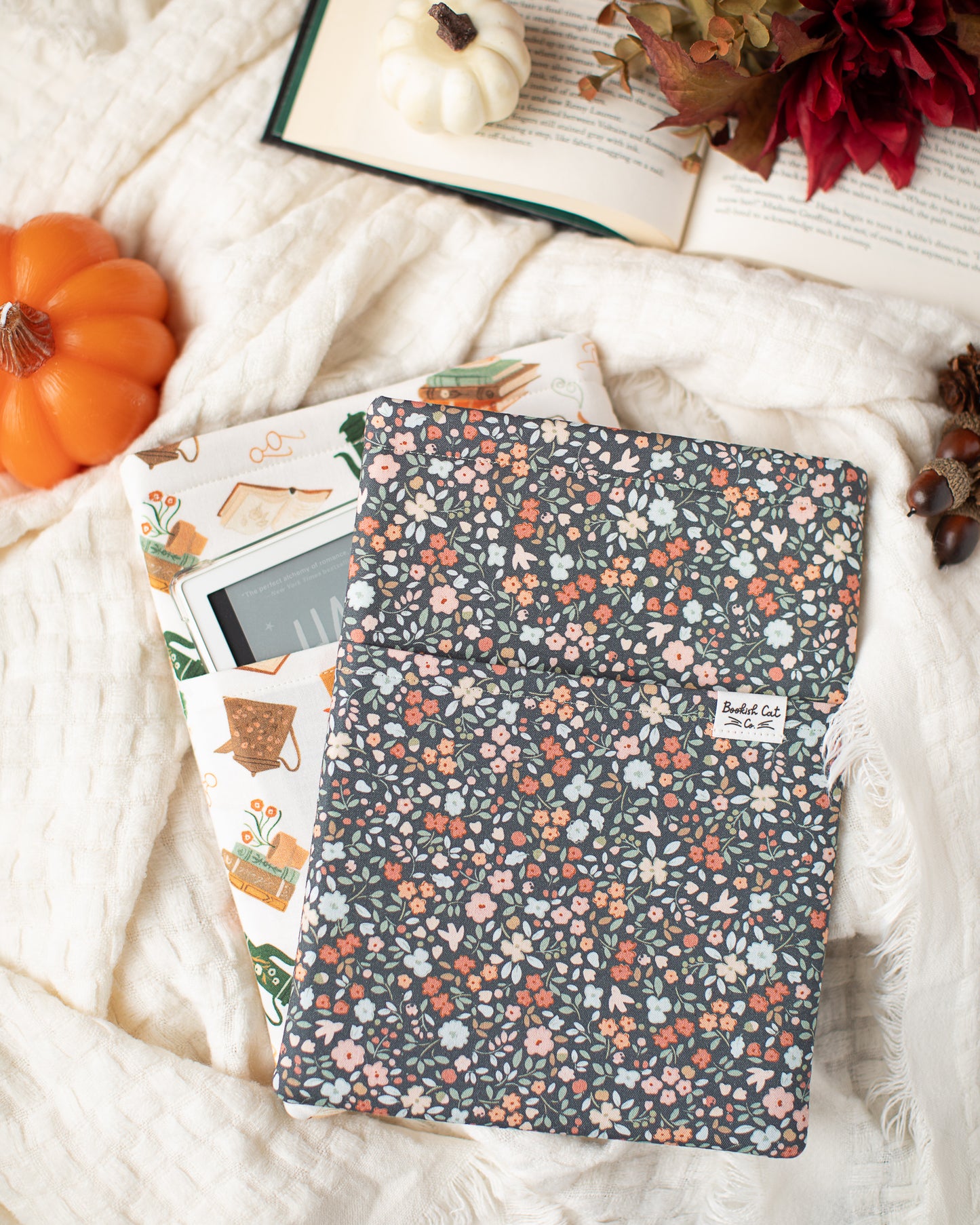 Ditsy Floral Book Sleeve