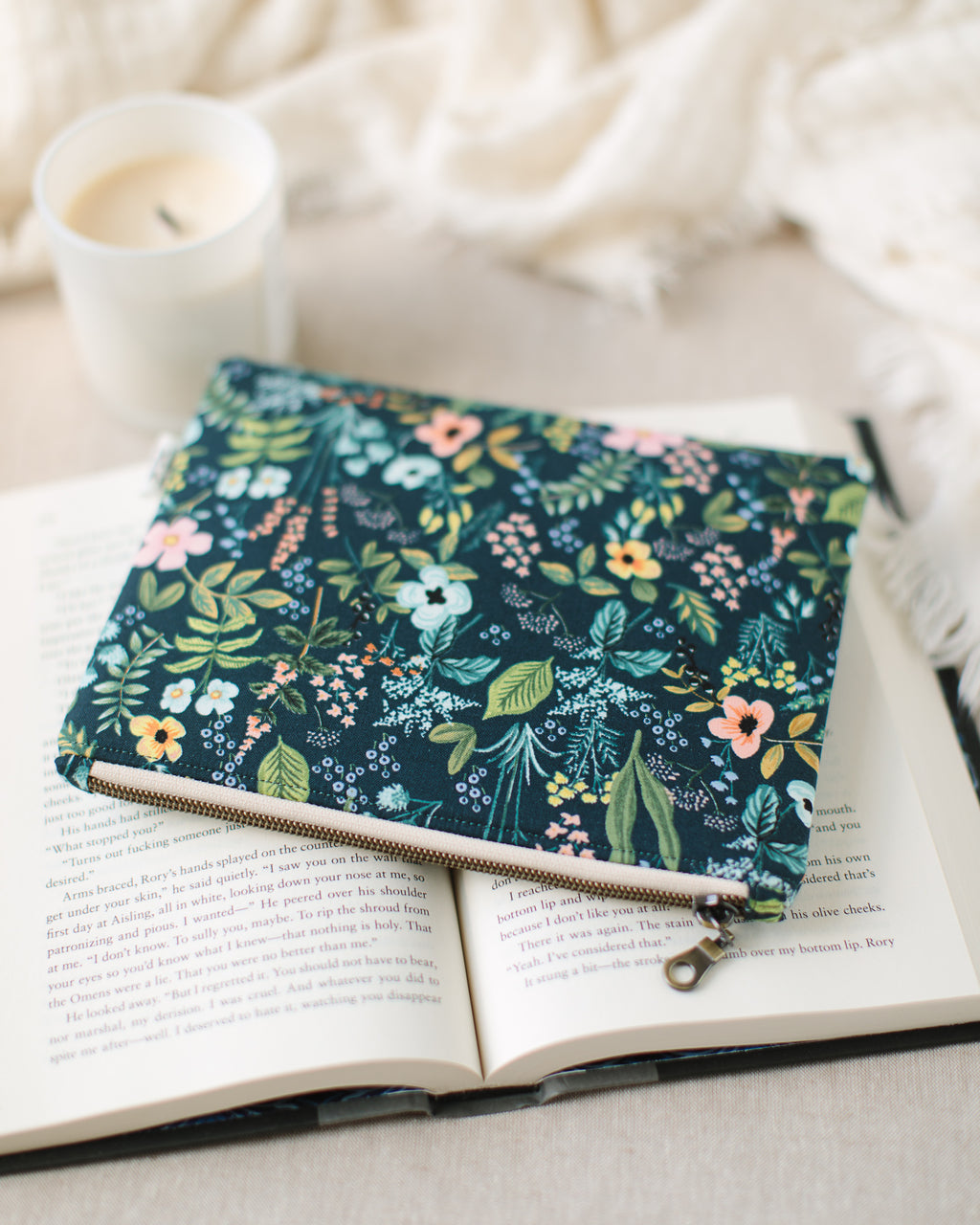 Midnight Garden Zipper E-Reader Sleeve